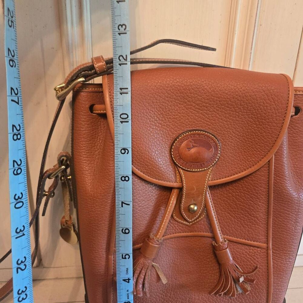 Dooney & Bourke Dover Drawstring Cross Body Tan Pebble Leather 90s Purse - Picture 7 of 13